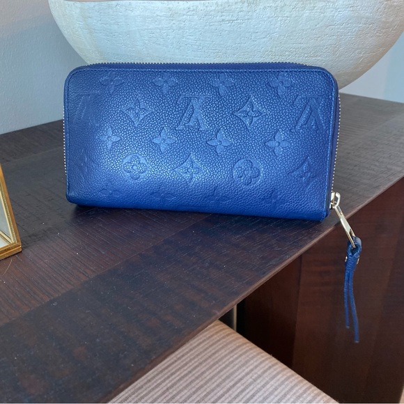 Louis Vuitton Zippy Wallet - Picture 2 of 9